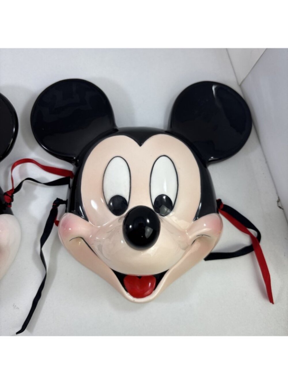 DISNEY MICKEY MOUSE AND MINNIE MOUSE 3D CERAMIC WALL DECOR - Picture 4 of 11